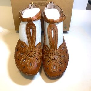 Pikolinos.  NWOB. Leather Mary Jane sz38/7.5-8  Brandy color